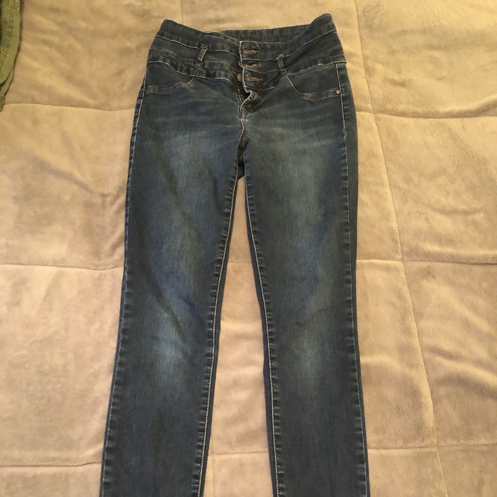 High-waist jeans